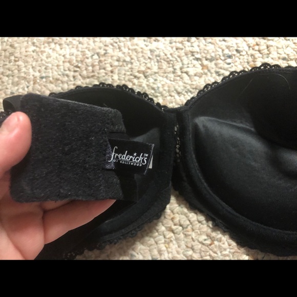 34 DD black lace bra - Picture 3 of 3